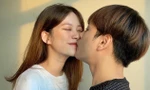 Trào lưu khoe giấy đăng ký kết hôn của sao Việt