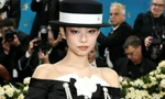 Jennie (BlackPink) kín đáo, Lisa diện quần như nội y ở Met Gala