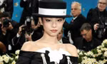 Jennie (BlackPink) kín đáo, Lisa diện quần như nội y ở Met Gala