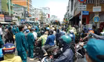Hàng nghìn người tràn xuống đường đưa tang NSƯT Vũ Linh, giao thông tắc nghẽn