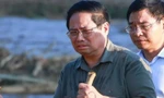 Thủ tướng Phạm Minh Chính bật khóc khi thấy tang thương Làng Nủ
