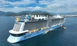 Tàu du lịch cao cấp chở 4.000 khách quốc tế tới Nha Trang