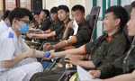 Hàng trăm chiến sĩ Cảnh sát Cơ động hiến máu cứu người