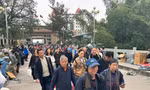 Mỗi ngày hàng vạn khách Trung Quốc nhập cảnh qua Móng Cái