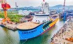 Việt Nam lần đầu hạ thủy thành công tàu dịch vụ điện gió xuất khẩu sang Hà Lan