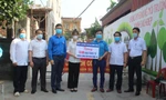Tỉnh Đoàn Bắc Giang thăm hỏi và tặng khẩu trang cho các vùng có dịch