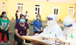 Cơ quan chức năng lấy mẫu xét nghiệm cho người dân thành phố Bắc Giang