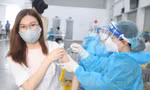 Cơ quan chức năng tỉnh Bắc Giang tiêm vắc xin phòng COVID - 19 cho công nhân