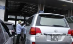 Nhiều lái xe ở Hà Nội đổ về các trung tâm đăng kiểm ở Bắc Giang