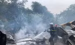 Hà Nội: Cháy ngùn ngụt trên đường Phùng Khoang