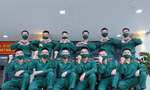 Ban tổ chức chương trình trò chuyện, động viên ĐVTN Trường Sỹ quan Chính trị tham gia hiến máu, sáng 7/11