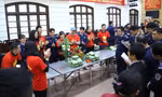 Chiến sĩ Cảnh sát biển thi tài trang trí mâm ngũ quả, gói bánh chưng đón Tết 