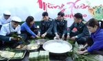 Tuổi trẻ lính canh trời sôi nổi Tết trồng cây, thi nấu mâm cỗ Tết, gói bánh chưng