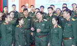 Nhiều sĩ quan trẻ có thành tích xuất sắc được thăng quân hàm trước thời hạn