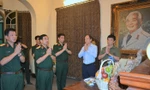 Đại tướng Phan Văn Giang và đoàn công tác dâng hương tưởng nhớ Đại tướng Võ Nguyên Giáp. Ảnh: Chiến Văn 