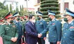Thủ tướng mong bộ đội Phòng không - Không quân mãi xứng đáng với niềm tin yêu 