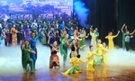 Lực lượng vũ trang và thanh niên, sinh viên trình diễn nghệ thuật đặc sắc 