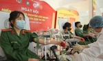 ĐVTN Quân đội hiến máu cứu người trong Tháng Thanh niên 2021. Ảnh: Nguyễn Minh