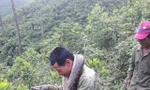 Nhóm người dân Hương Lâm đưa con trăn về nhà