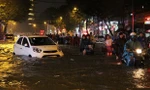 Hình ảnh mưa ngập xảy ra ngày hôm qua (26/9) tại TP Hồ Chí Minh.