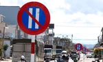 Đoạn đường 1 km có 23 biển cấm đậu xe, Giám đốc Sở GTVT Lâm Đồng nói gì? 