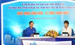 Anh Nguyễn Anh Tuấn, Ủy viên T.Ư Đảng, Bí thư thứ nhất T.Ư Đoàn trò chuyện với đoàn viên, thanh niên tại buổi đối thoại. Ảnh: Minh Đức