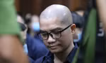 Nguyễn Thái Luyện tại tòa.
