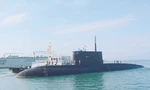 Tàu ngầm chuẩn bị cập cảng sau chuyến đi biển đầu năm 2021