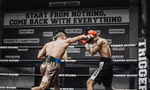 Trần Văn Thảo hạ knock-out võ sĩ bất bại người Thái Lan Phayom Boonrueang