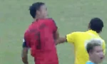 Sốc: Cầu thủ đấm vào mặt trọng tài tại giải hạng Nhì quốc gia 2022 