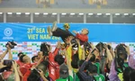 Khoảnh khắc tuyệt đẹp: tuyển thủ U23 Việt Nam 'công kênh' HLV Park Hang-seo ăn mừng chiến thắng