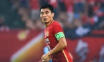 Tiền vệ Zheng Zhi vẫn còn thi đấu và nằm trong BHL ĐT Trung Quốc