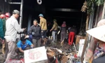 Cháy cửa hàng tạp hóa, nhiều mặt hàng bán tết biến thành than