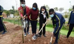 Sinh viên, giảng viên Học viện Nông nghiệp Việt Nam hưởng ứng trồng 5.000 cây xanh