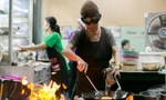 Jay Fai - chủ quán ăn Michelin sắp nghỉ hưu, du khách tới Bangkok "hốt cú chót"