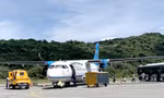 Chuyến bay đầu tiên từ TPHCM tới Côn Đảo sau nhiều tháng bị gián đoạn vì dịch COVID-19.