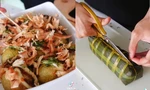 Vét tủ lạnh sau Tết: Hô biến bánh tét, bánh chưng thừa thành món Takoyaki lạ miệng
