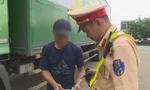 Tài xế Lập khi bị kiểm tra