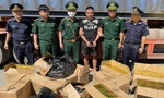 Bắt giữ vụ vận chuyển số lượng lớn pháo và gỗ trắc từ Lào về Việt Nam 