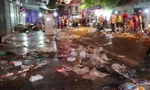Phố Hàng Mã ngập trong 'biển rác' sau đêm Trung thu