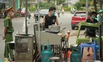 Bất chấp lệnh cấm, hàng quán vỉa hè vẫn ngang nhiên hoạt động