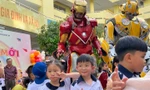 Người Sắt, Bumblebee theo chân tween đến trường dự lễ khai giảng chào năm học mới