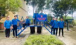 Tuổi trẻ Lào Cai trao tặng mô hình sân chơi thiếu nhi, góp phần kiến thiết quê hương