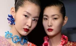 Dự báo makeup trend mùa Thu Đông: Son đỏ thống trị sàn diễn lẫn cuộc sống