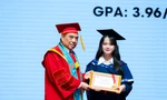 Nữ sinh cùng lúc tốt nghiệp 2 bằng đại học xuất sắc Trường Đại học Ngoại thương
