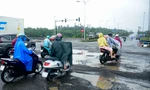 Mặt đường QL14B nát tươm, chằng chịt ổ voi, ổ gà ở Đà Nẵng