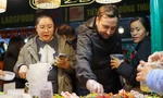 Du khách nếm thử hơn 100 món ăn vùng miền tại Đà Nẵng 