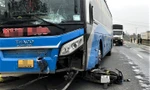 Ô tô khách va chạm xe máy, 2 người tử vong