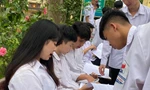 Thí sinh đang nóng lòng chờ kết quả thi 