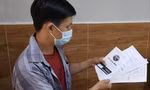 Một nạn nhân của phòng khám Chuyên khoa Nam học TPHCM bị “chặt chém” gần 13 triệu đồng khi đến cắt bao quy đầu tại nơi này. Ảnh: L.N 
